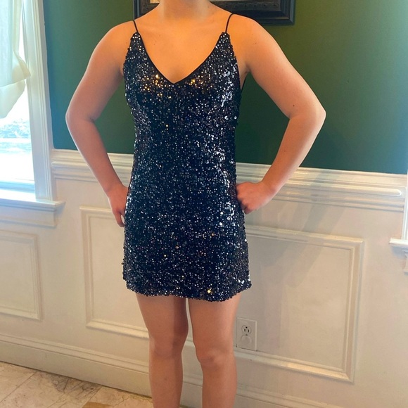 Lulus Dresses & Skirts - Lulu’s black sequin mini dress